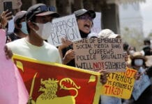 Sri Lanka: vláda a guvernér centrální banky podali demisi