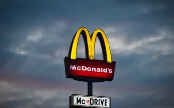 McDonald's má kupce svých prodejen v Rusku