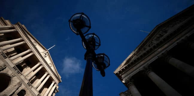 Bank of England varuje před ekonomickou situací v Británii
