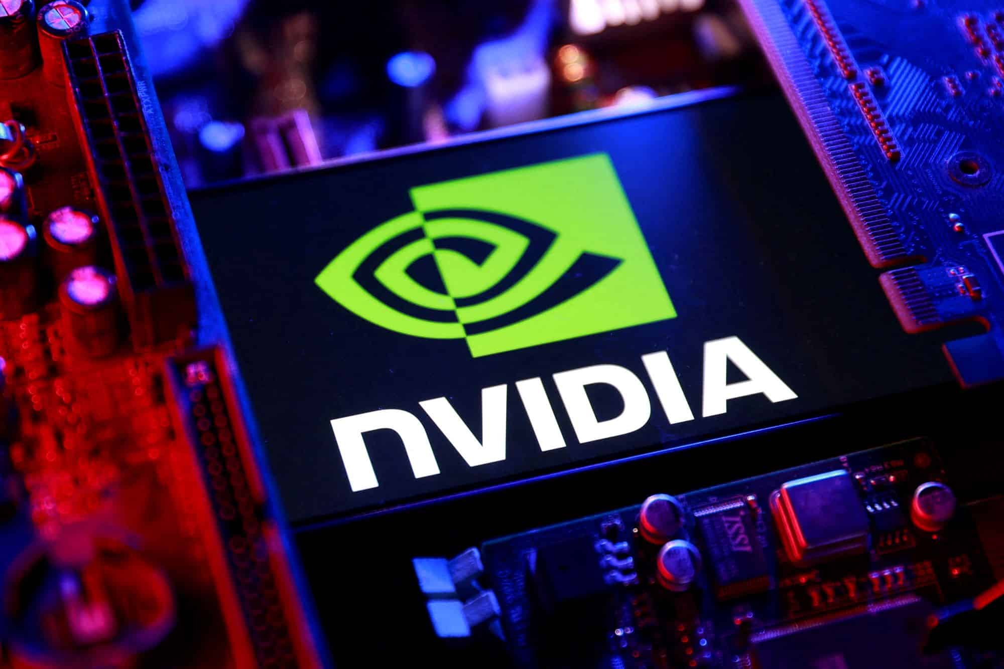Hnvidia Nvidia H200 uvízl na čínských hranicích i přes americké povolení ...