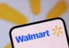 Akcie Walmartu prudce klesly kvůli pomalejším prodejům